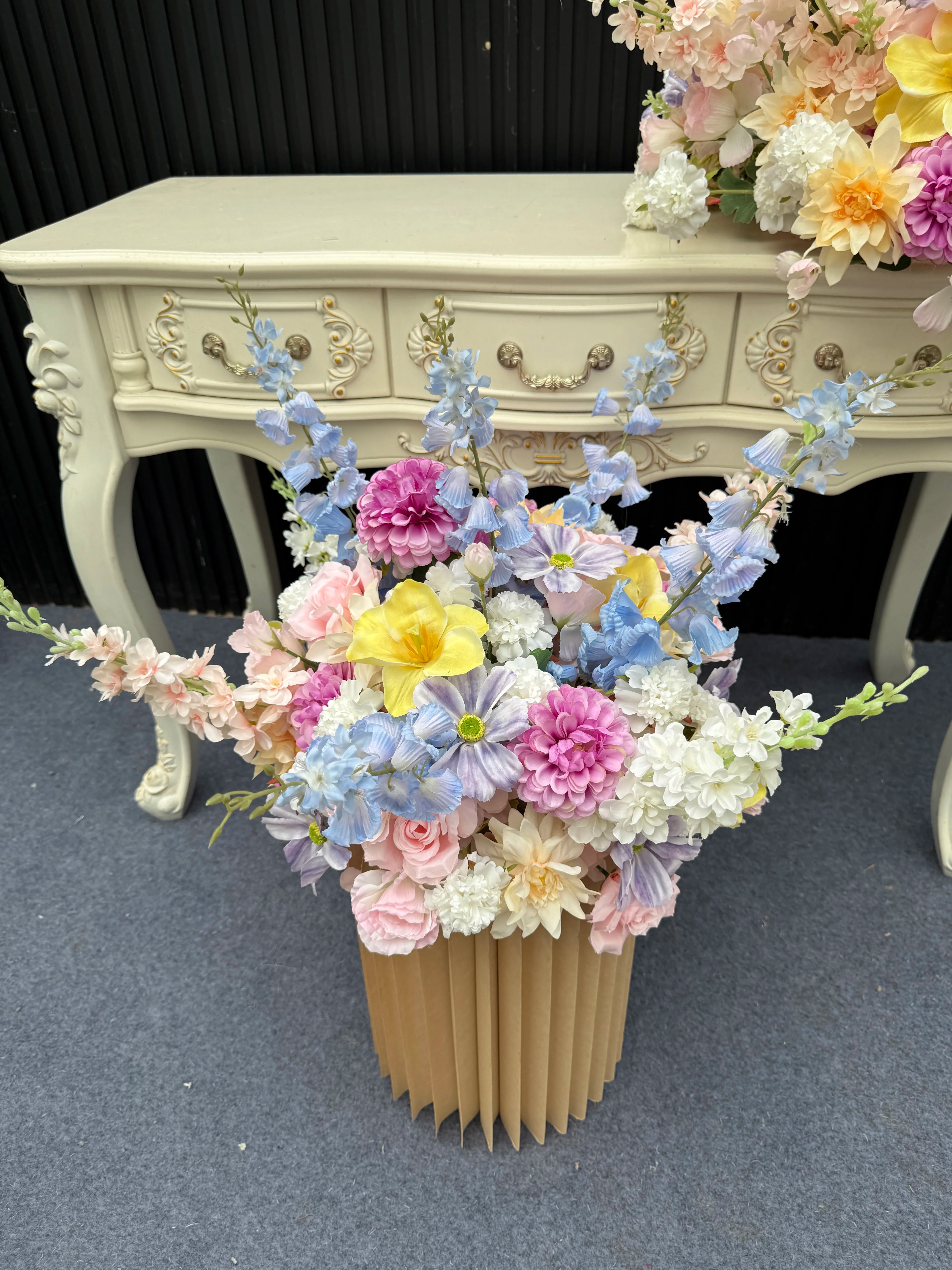 Customized Artificial Flower Ball Wedding Decoration Table Centerpiece Marriage Bouquet Road Lead Silk Floral Ball Display Props